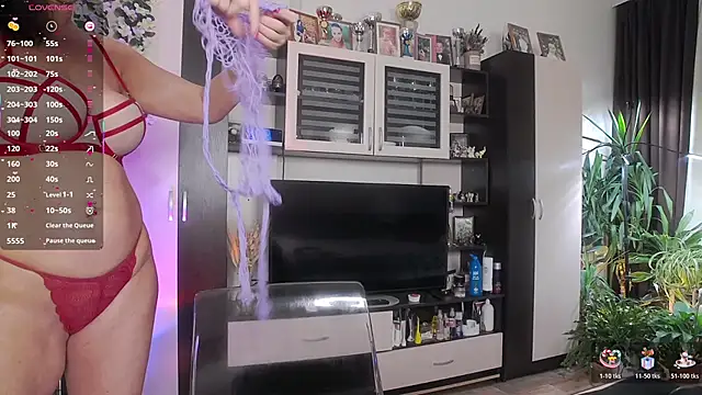 Snapshot of SheilaRyan chatting on 03.02.26 SheilaRyan online show from 03.02.26