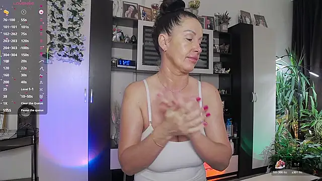 Snapshot of SheilaRyan chatting on 03.13.26 SheilaRyan online show from 03.13.26