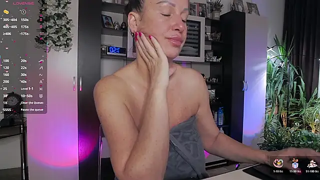 Snapshot of SheilaRyan chatting on 03.20.26 SheilaRyan online show from 03.20.26