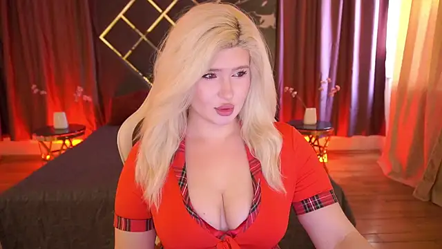 Snapshot of CocoSecretss chatting on 03.05.26 CocoSecretss online show from 03.05.26