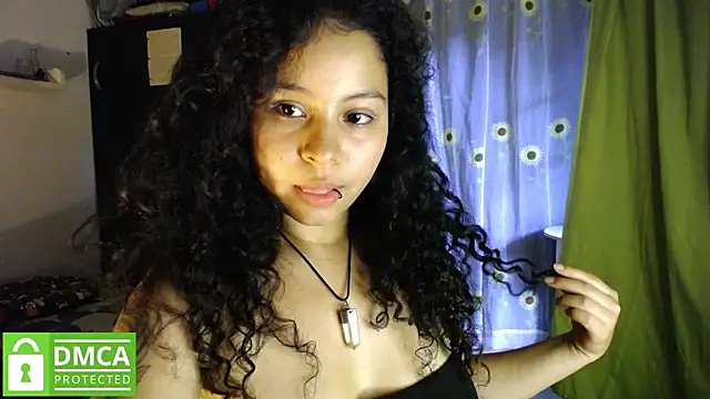 Snapshot of Mr_MrsCurie chatting on 04.11.26 Mr MrsCurie online show from 04.11.26