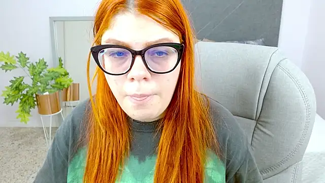 lucie nicolls online show from 12.12.24