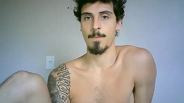 Snapshot of milkoffe chatting on 12.02.24 milkoffe online show from 12.02.24