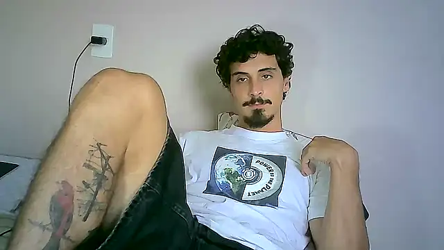 Snapshot of milkoffe chatting on 01.11.25 milkoffe online show from 01.11.25