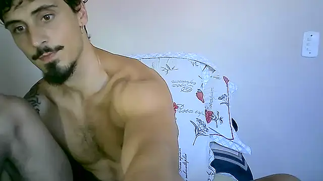 Snapshot of milkoffe chatting on 01.21.25 milkoffe online show from 01.21.25