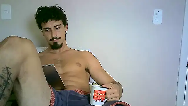 Snapshot of milkoffe chatting on 01.26.25 milkoffe online show from 01.26.25