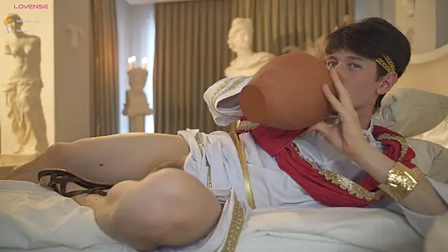 Snapshot of tommyjoyer chatting on 10.15.25 tommyjoyer online show from 10.15.25