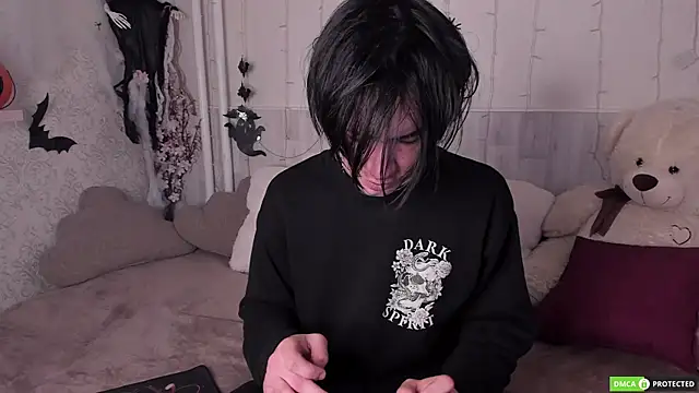 Snapshot of CalvinOwens chatting on 10.24.25 CalvinOwens online show from 10.24.25