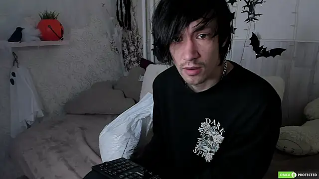 Snapshot of CalvinOwens chatting on 10.30.25 CalvinOwens online show from 10.30.25