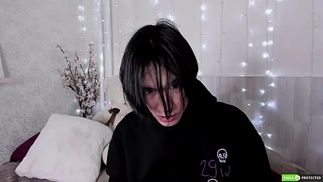 Snapshot of CalvinOwens chatting on 11.10.25 CalvinOwens online show from 11.10.25