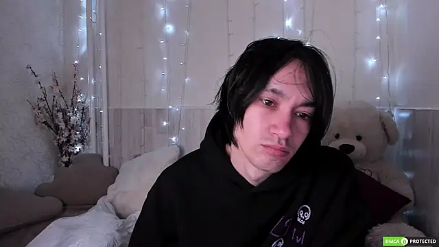 Snapshot of CalvinOwens chatting on 11.12.25 CalvinOwens online show from 11.12.25