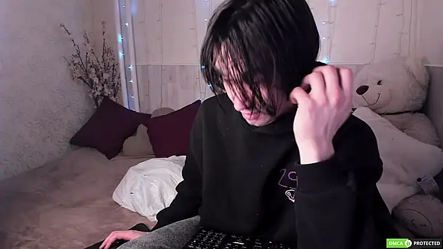 Snapshot of CalvinOwens chatting on 11.14.25 CalvinOwens online show from 11.14.25