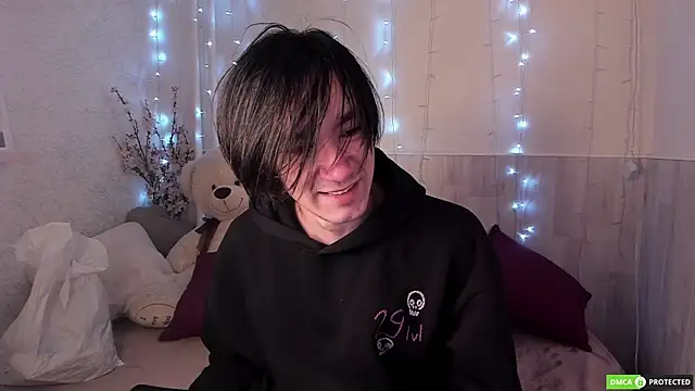 Snapshot of CalvinOwens chatting on 11.21.25 CalvinOwens online show from 11.21.25