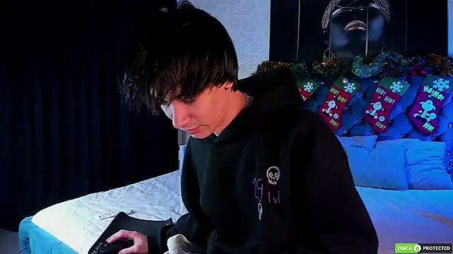 Snapshot of CalvinOwens chatting on 12.14.25 CalvinOwens online show from 12.14.25