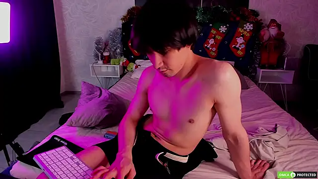 Snapshot of CalvinOwens chatting on 12.21.25 CalvinOwens online show from 12.21.25