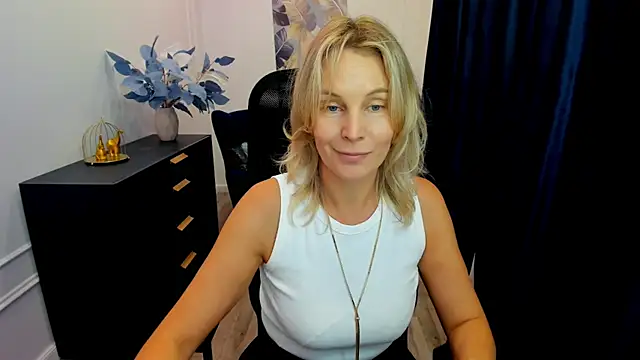 Sinty Devis online show from 09.17.25