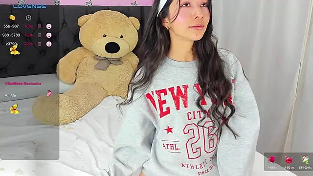 Snapshot of SophiaLiu chatting on 01.30.25 SophiaLiu online show from 01.30.25