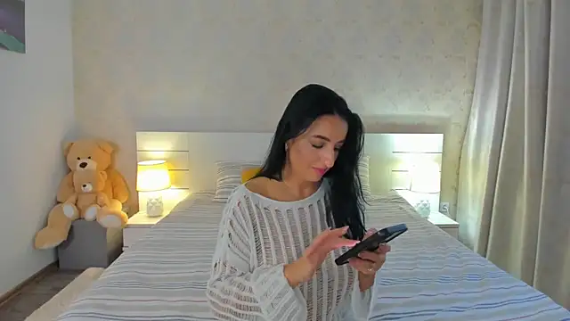 Snapshot of best_bomb chatting on 12.04.25 best bomb online show from 12.04.25