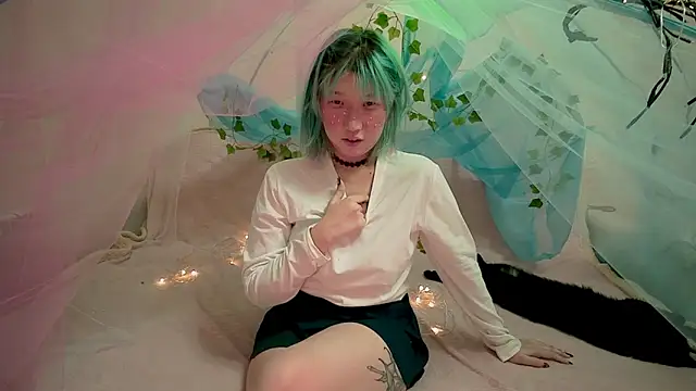 Akemilun online show from 10.26.25