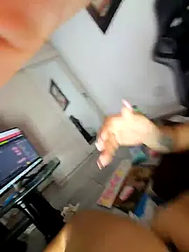 Snapshot of big_pusyy chatting on 12.25.24 big pusyy online show from 12.25.24