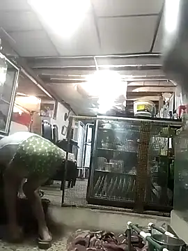 Snapshot of cristalzeus chatting on 12.15.25 cristalzeus online show from 12.15.25