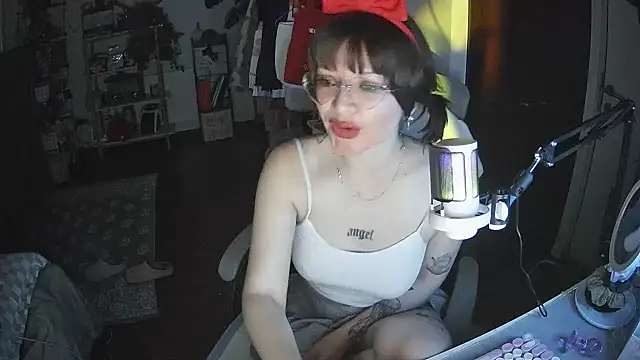 Snapshot of angelic_sg chatting on 01.22.25 angelic sg online show from 01.22.25