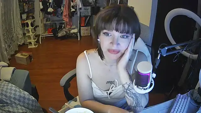 Snapshot of angelic_sg chatting on 01.26.25 angelic sg online show from 01.26.25