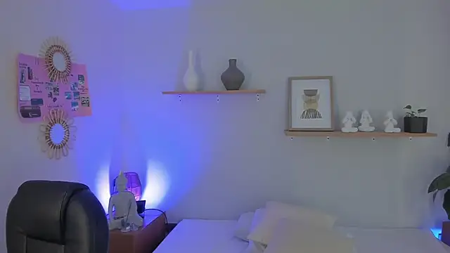 moll1e  online show from 03.03.25