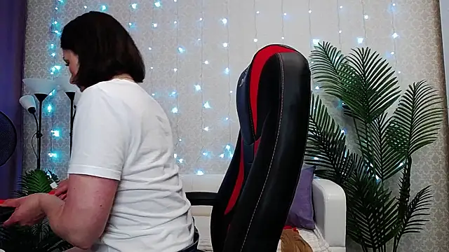 Snapshot of Camelia_Lillie chatting on 06.11.26 Camelia Lillie online show from 06.11.26