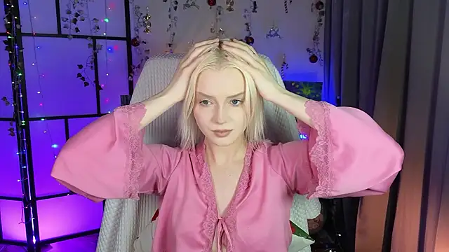 Snapshot of ImBonBon chatting on 02.18.26 ImBonBon online show from 02.18.26