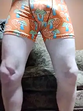 Snapshot of Hugebwc102 chatting on 12.15.25 Hugebwc102 online show from 12.15.25