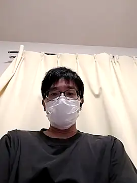Snapshot of MIII1122 chatting on 08.04.26 MIII1122 online show from 08.04.26
