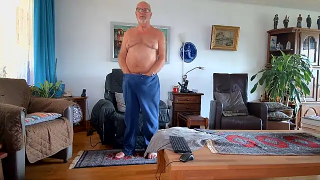 Snapshot of sperpa chatting on 11.04.25 sperpa online show from 11.04.25