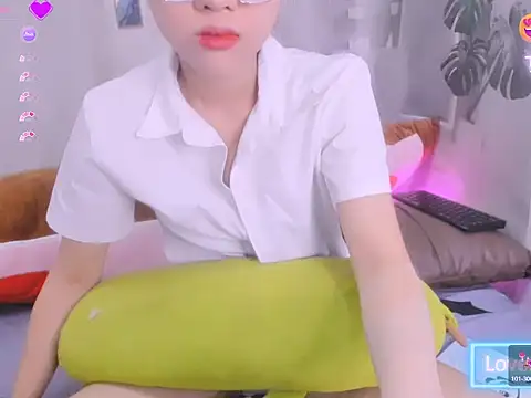 Snapshot of Ly__ chatting on 06.09.26 Ly online show from 06.09.26