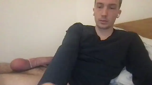 Snapshot of hungandfun05 chatting on 12.10.24 hungandfun05 online show from 12.10.24