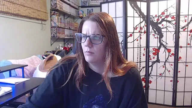 Sarahtineke online show from 05.06.26