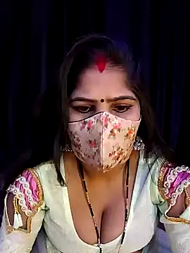 Snapshot of MUMTAJ_1 chatting on 12.19.24 MUMTAJ 1 online show from 12.19.24