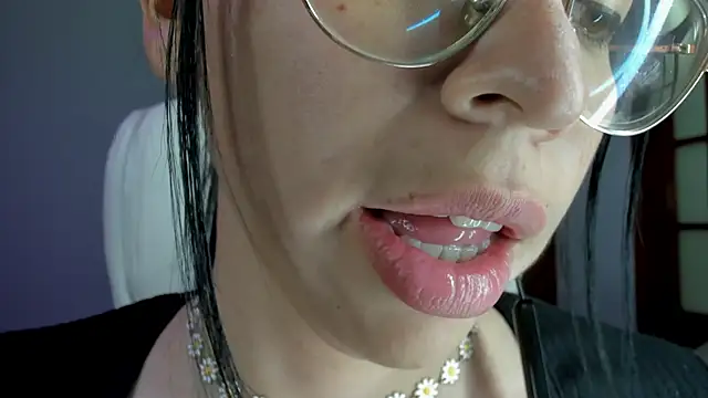 Snapshot of Katty_mouth chatting on 02.12.25 Katty mouth online show from 02.12.25