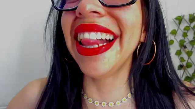 Snapshot of Katty_mouth chatting on 10.11.25 Katty mouth online show from 10.11.25