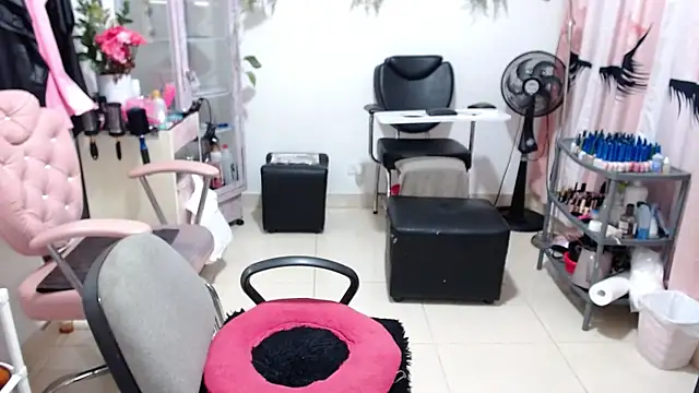 Snapshot of titsbiglovers chatting on 03.10.26 titsbiglovers online show from 03.10.26