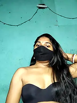 Snapshot of Luv_Adite20 chatting on 02.15.25 Luv Adite20 online show from 02.15.25