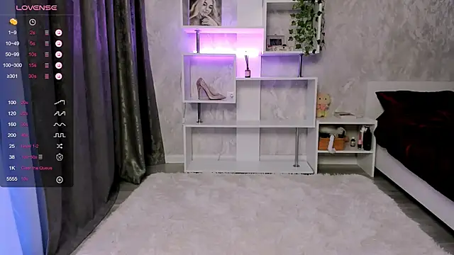 Snapshot of Polly__Hill chatting on 01.12.26 Polly Hill online show from 01.12.26