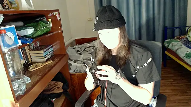 EvaMiron online show from 03.10.25