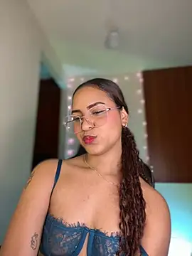 Snapshot of gretta_kler1 chatting on 12.25.24 gretta kler1 online show from 12.25.24