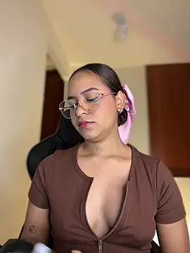 Snapshot of gretta_kler1 chatting on 01.22.25 gretta kler1 online show from 01.22.25