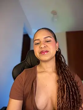 Snapshot of gretta_kler1 chatting on 01.25.25 gretta kler1 online show from 01.25.25
