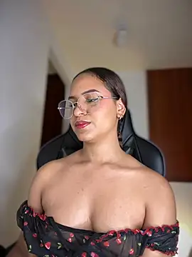 Snapshot of gretta_kler1 chatting on 02.09.25 gretta kler1 online show from 02.09.25