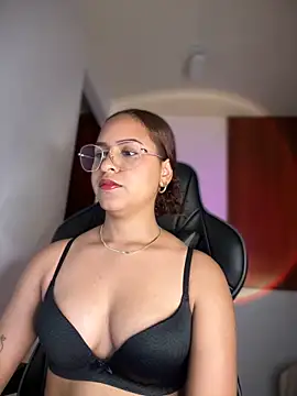 Snapshot of gretta_kler1 chatting on 03.14.25 gretta kler1 online show from 03.14.25