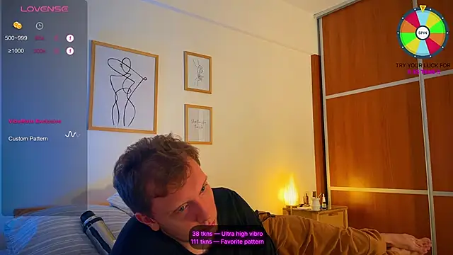 Snapshot of VunderSEX chatting on 02.28.25 VunderSEX online show from 02.28.25