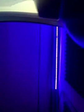 Snapshot of HornyBoyTim chatting on 12.18.25 HornyBoyTim online show from 12.18.25